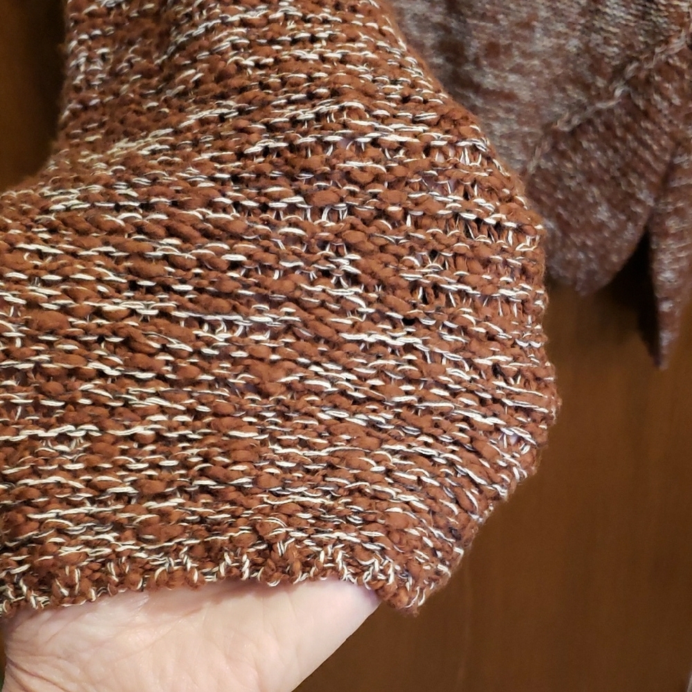 Universal Thread Marled Rust-Brown V-Neck Sweater - Picture 5 of 9